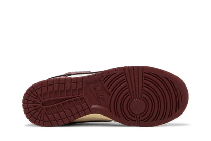 Nike Dunk Low SE Just Do It Team Red